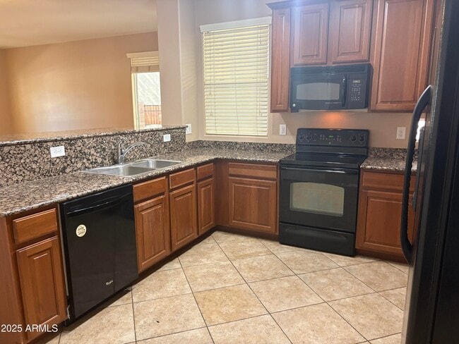 Building Photo - 4344 E Vest Ave