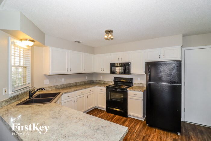 Building Photo - 3877 Altruria Rd