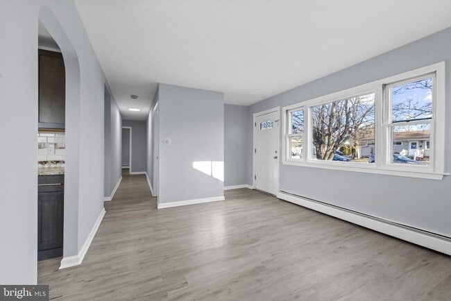 Building Photo - 18 Armor Ct