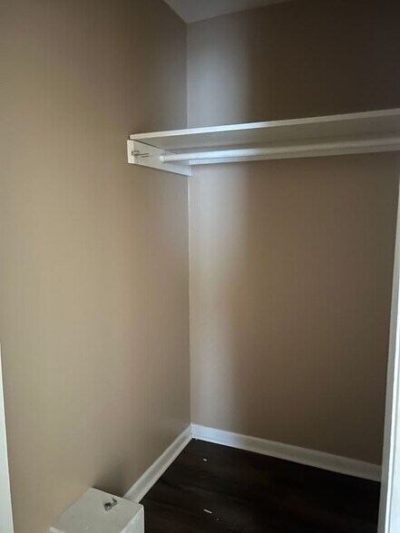 Building Photo - 708 Stiles Cir