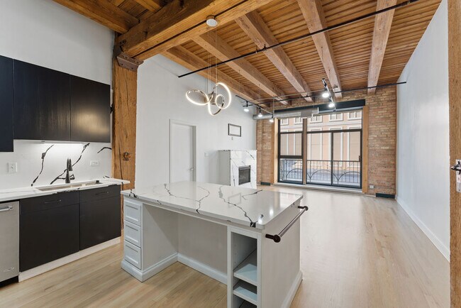 Building Photo - 1133 S Wabash Ave