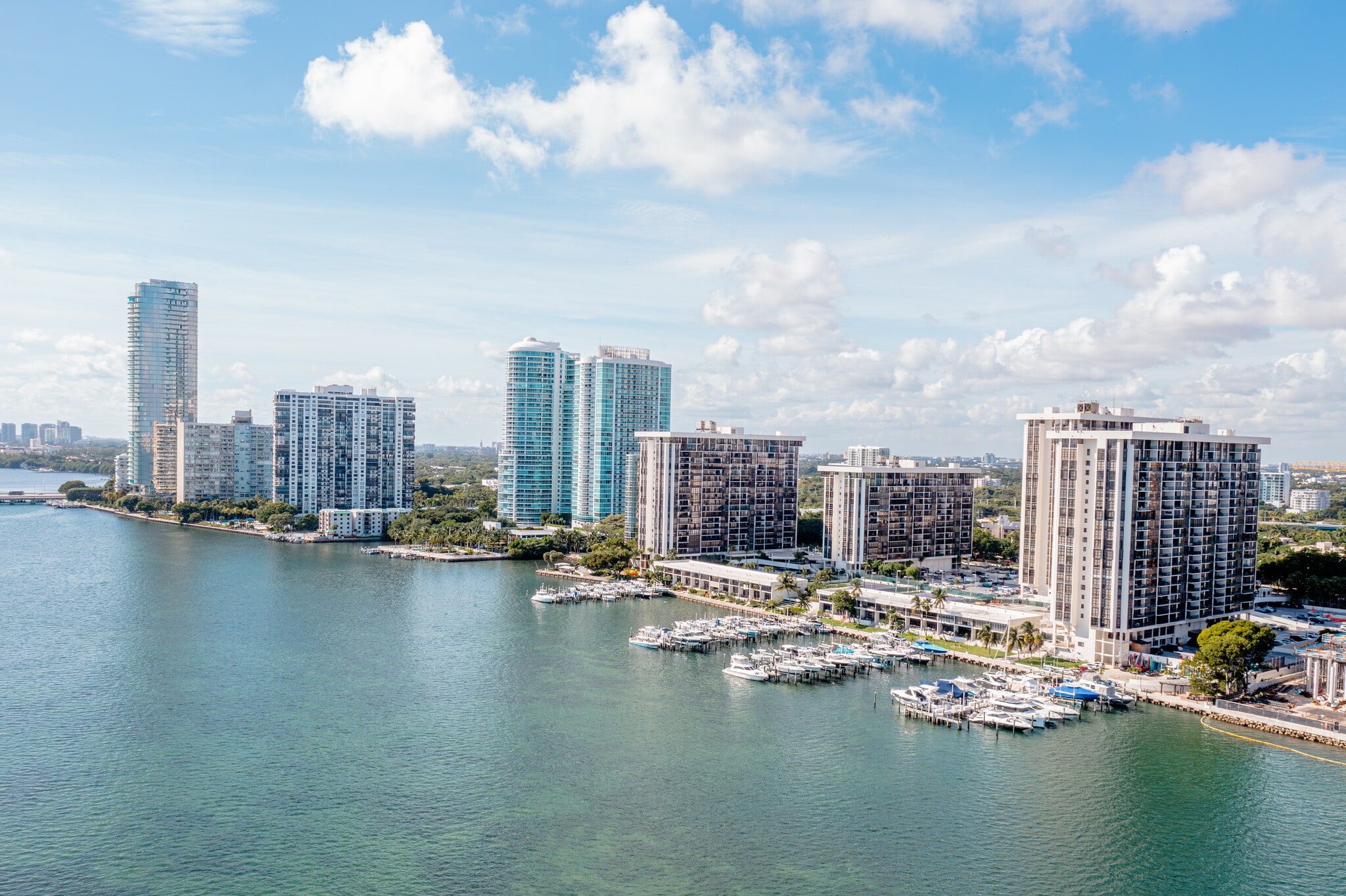 Building Photo - 1925 Brickell Ave