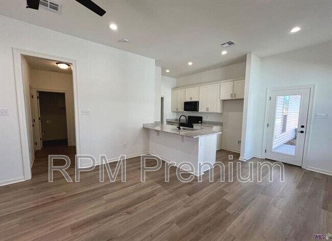 Building Photo - 28335 Merrimack Dr