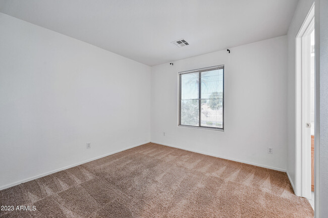 Building Photo - 14314 W Cora Ln