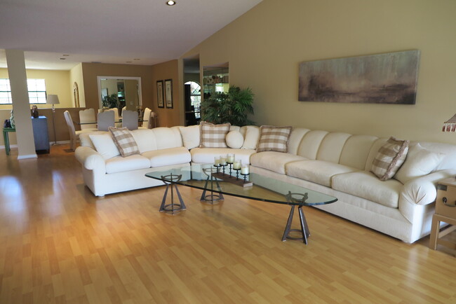 Building Photo - 22759 Mandeville Pl