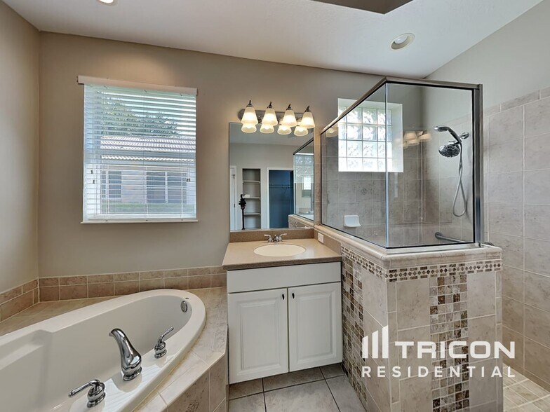Building Photo - 6492 Rookery Cir