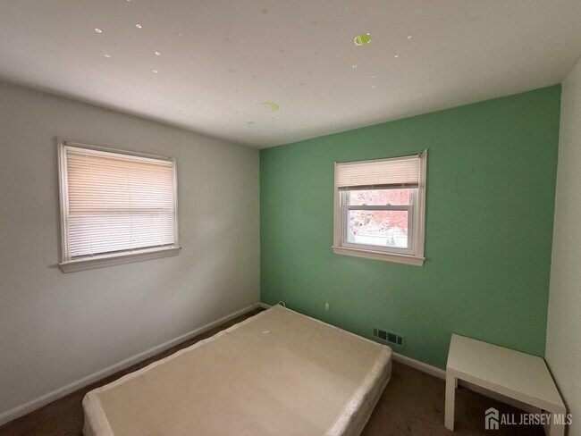 Building Photo - 188 Auth Ave