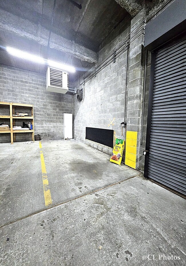 Building Photo - 500 N Damen Ave