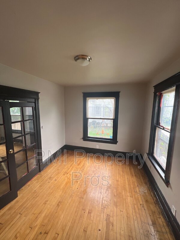 Building Photo - 1010A S 26th St