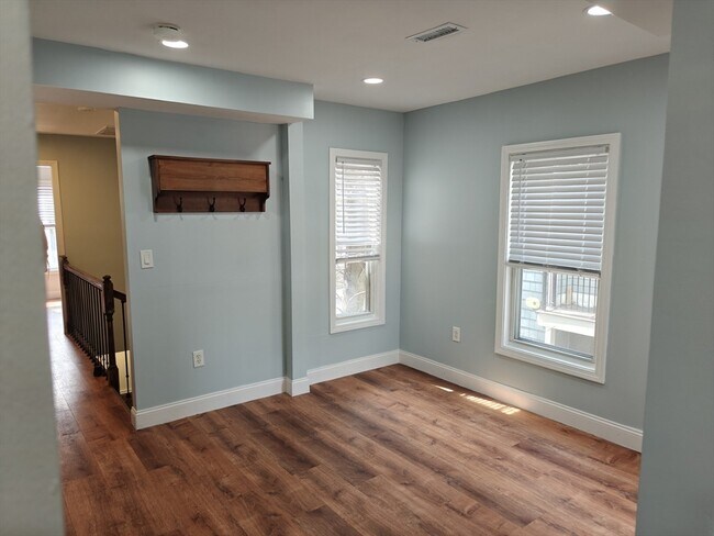 Building Photo - 102 Mt Pleasant Ave