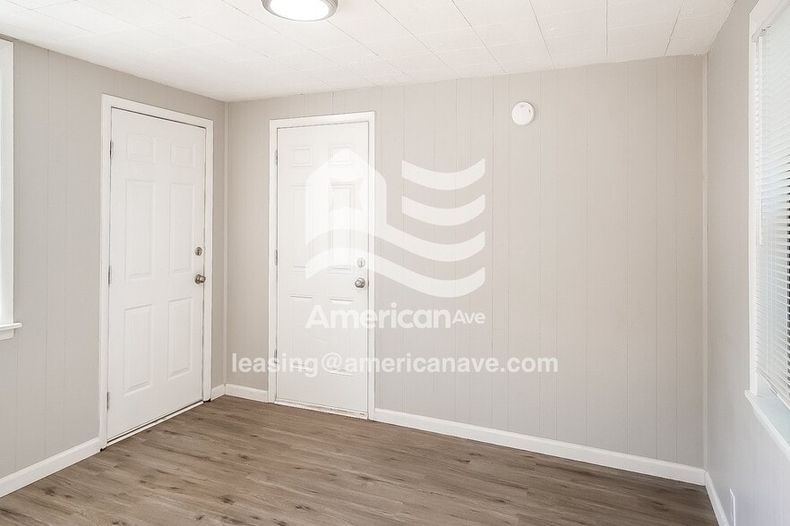 Building Photo - 4959 N Trenton Ave