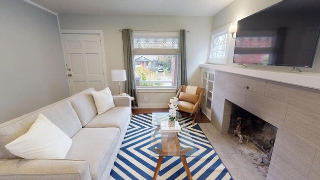 Building Photo - 5649 11th Ave NE