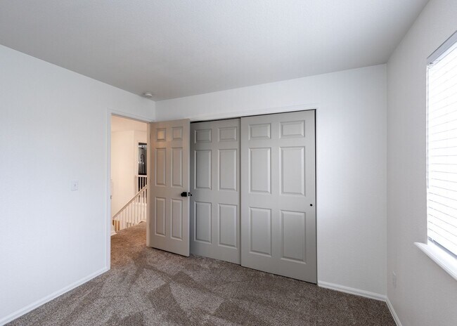 Building Photo - Beautiful 4 Bedroom Home in North Gate D20