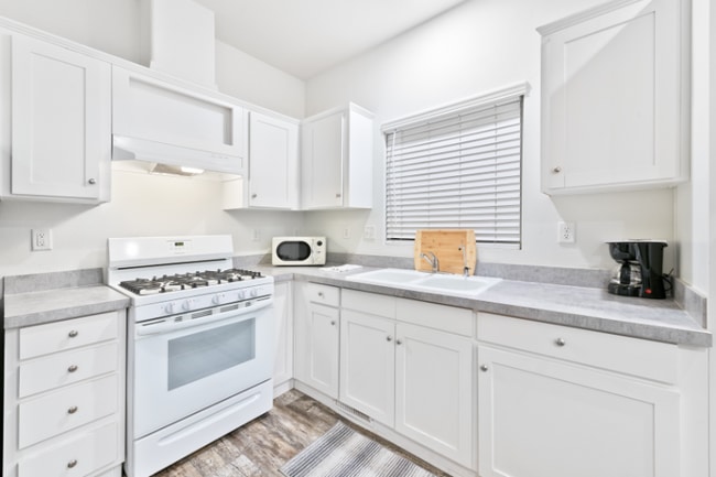 Building Photo - 35312 Santa Fe St