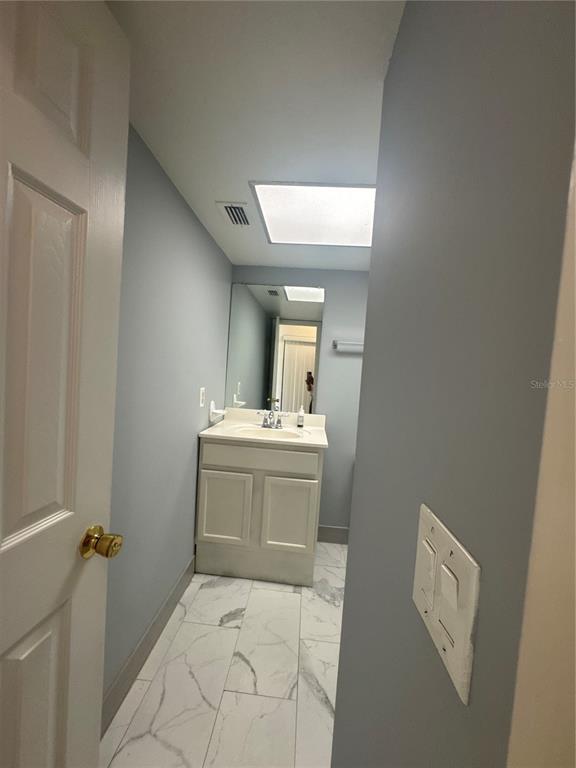 Building Photo - 2329 Pine Tree Ct