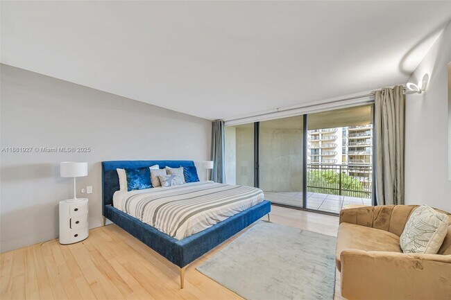 Building Photo - 2901 S Bayshore Dr