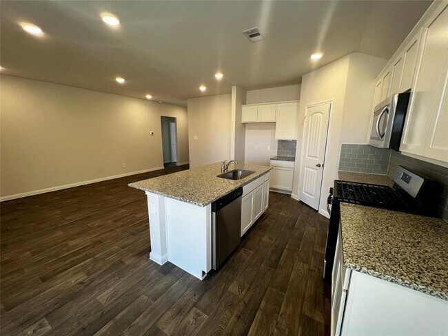 Building Photo - 320 Belmont Pl