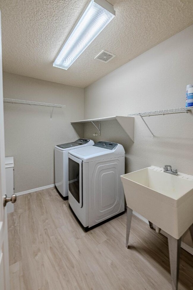 Building Photo - 10532 Coyote Canyon Pl NW