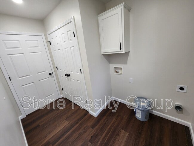 Building Photo - 2400 N 26th St