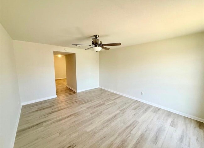Building Photo - 14106 White Heather Dr