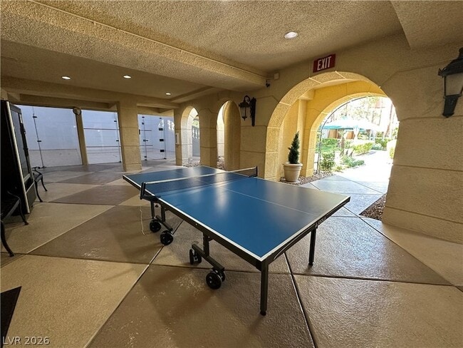 Building Photo - 230 E Flamingo Rd