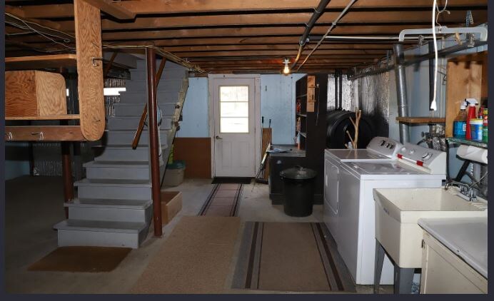 Building Photo - 298 Sweet Pond Rd