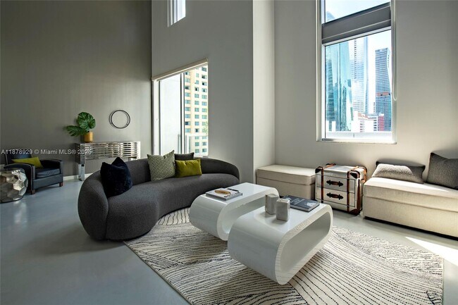 Building Photo - 1060 Brickell Ave