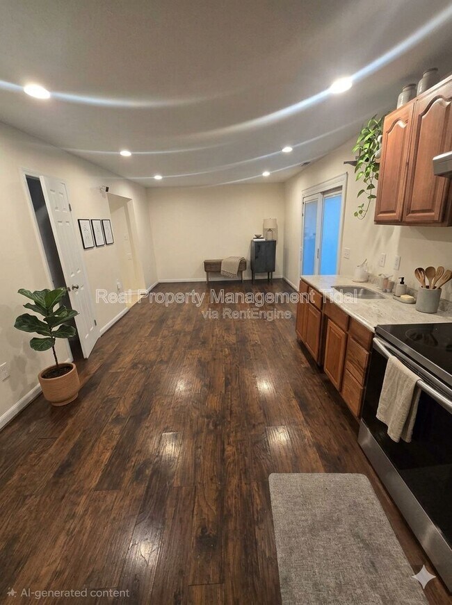 Building Photo - 1072 Level Green Blvd