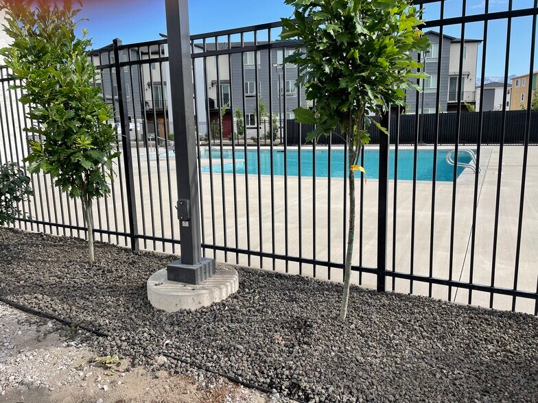 Building Photo - 551 S 1020 W