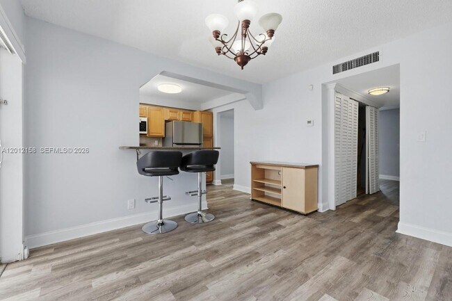 Building Photo - 6656 SW 41st St