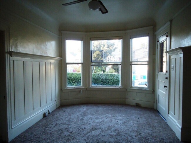 Building Photo - 429 Monterey St