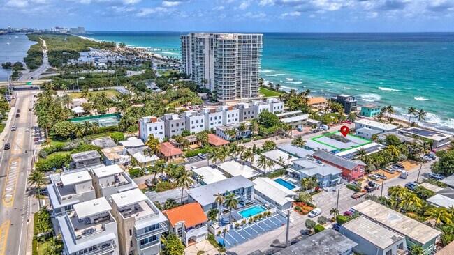 Building Photo - 318-320-320 Walnut St