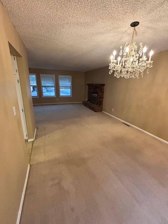 Building Photo - Westside 3 Bedroom Home in D20