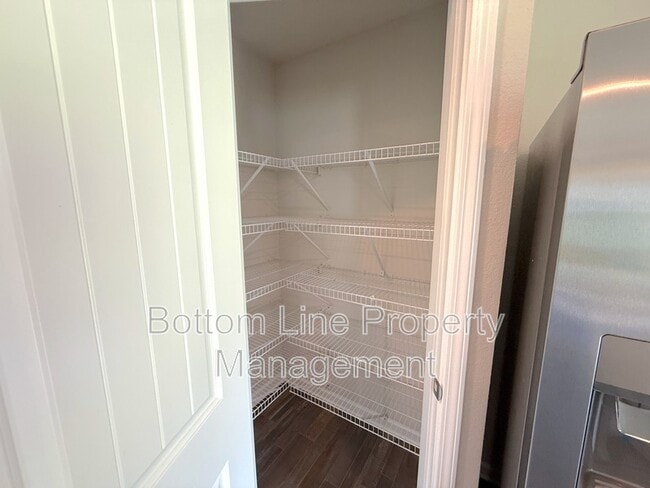 Building Photo - 445 Belcaro Dr