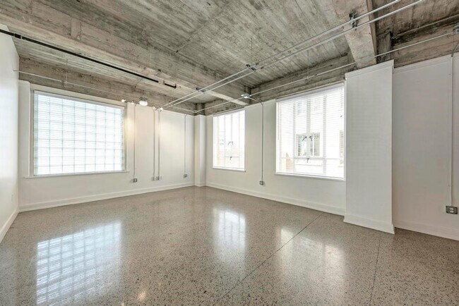 Building Photo - 710 Colorado St