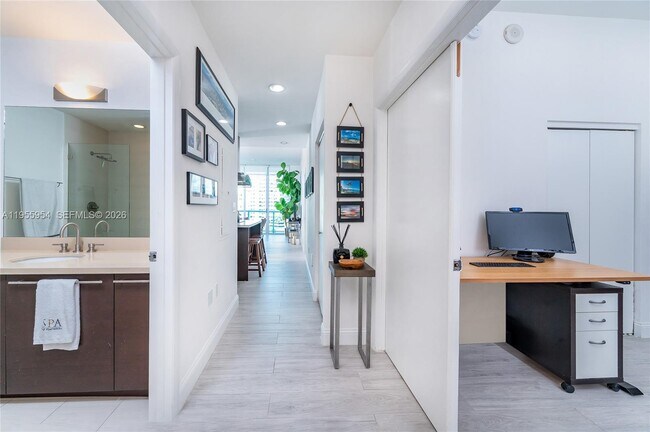 Building Photo - 7928 East Dr