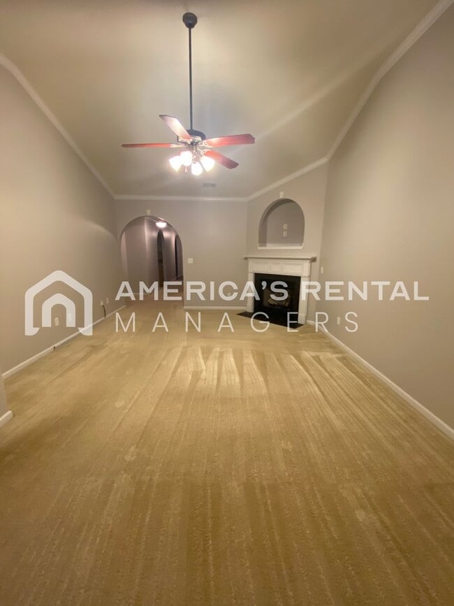 Building Photo - Townhome for rent in Pelham, AL! Available to View Now!