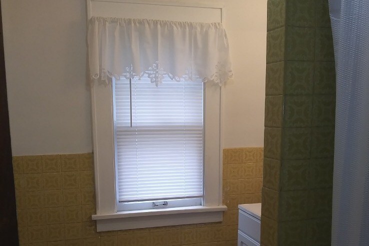 upstairs bathroom - 1145 s freedom ave