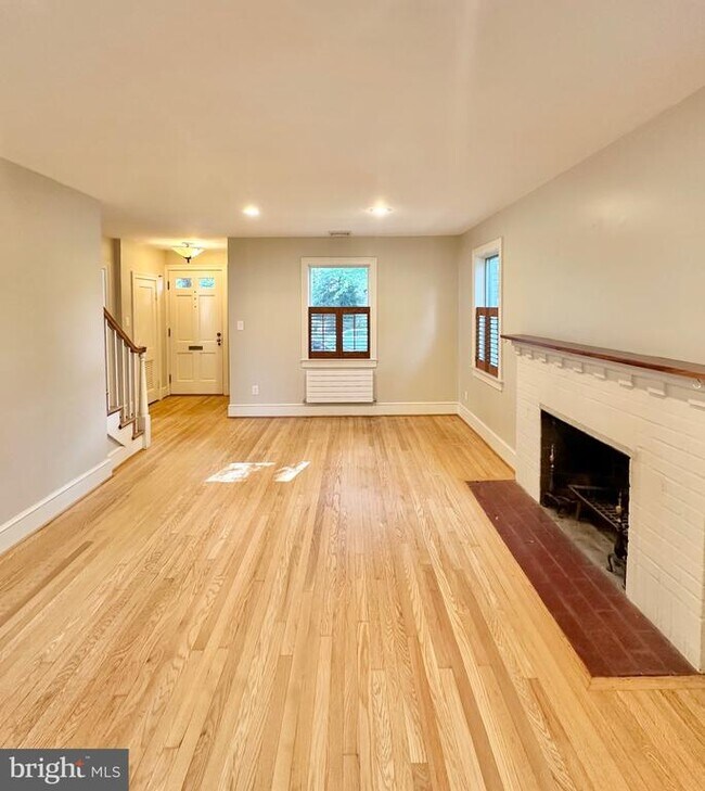Building Photo - 2508 Davis Ave