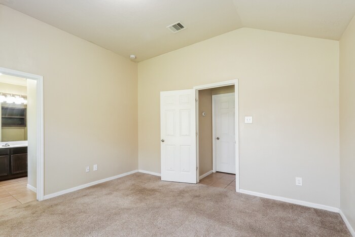 Building Photo - 1015 Bahia Vista Dr