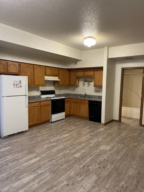 Building Photo - 307 E College St