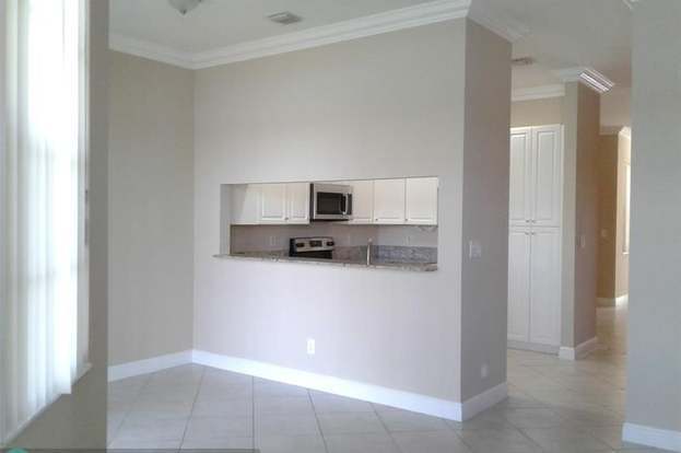 Building Photo - 3409 Lakeside Dr