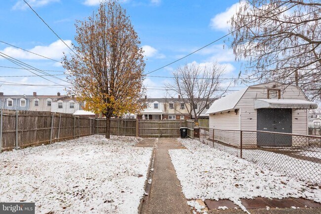 Building Photo - 2015 Dineen Dr