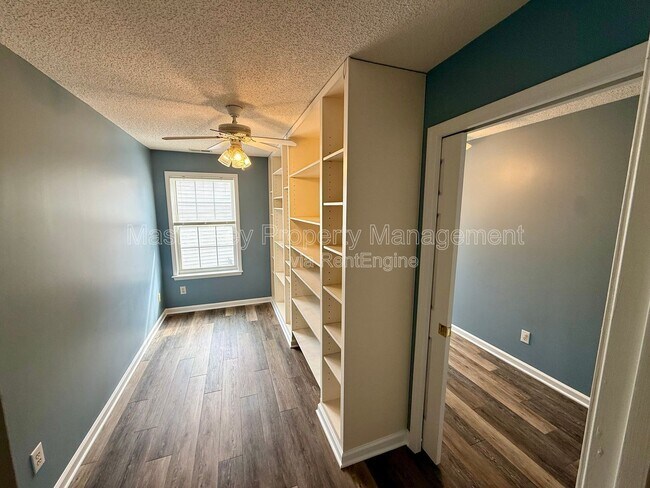 Building Photo - 110 Ridge Lake Dr