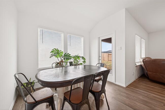 Building Photo - 40603 Pine Spruce Ln