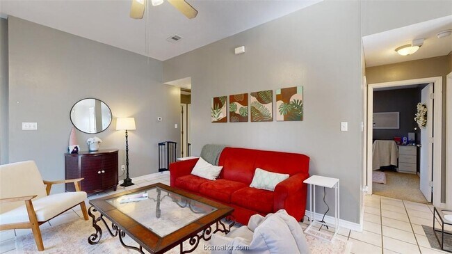 Building Photo - 806 Azalea Ct