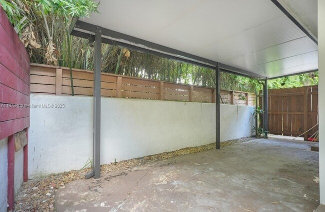 Building Photo - 430 SW 15th Rd