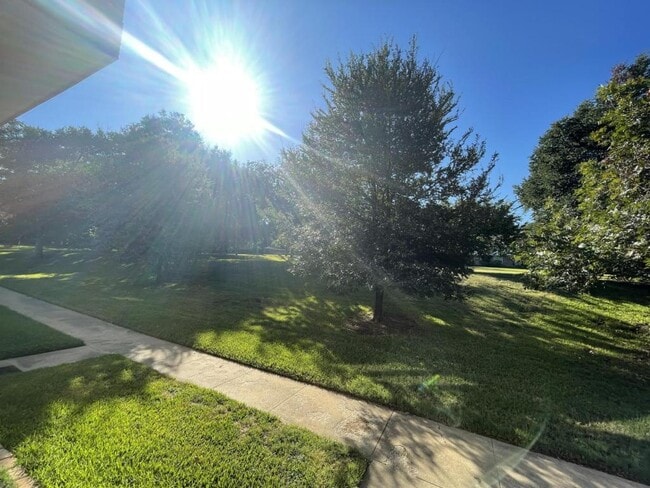 Building Photo - 292 Westview Terrace