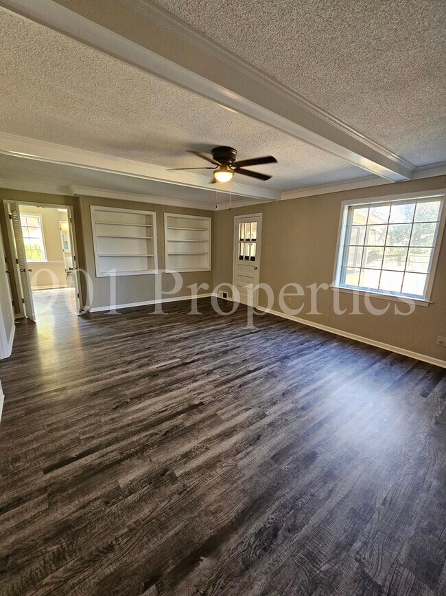 Building Photo - 2601 Camrose Cove
