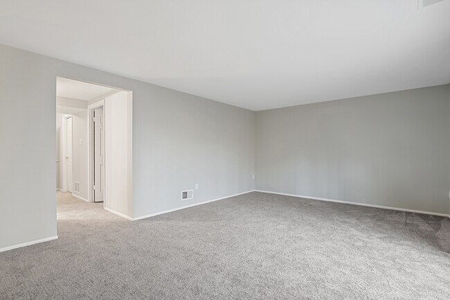 Building Photo - 10661 High Beam Ct